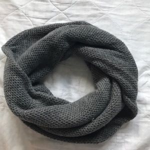 ❄️ JCREW WOOL CIRCLE SCARF